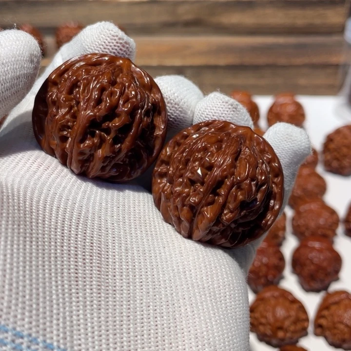 猴头核桃吊坠李*四座楼300.40.09