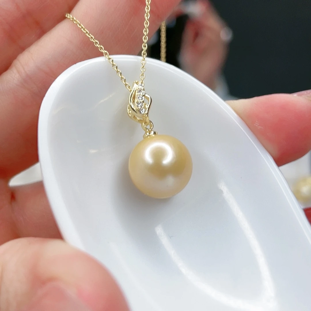 淡水珍珠吊坠(赠链)未镶嵌