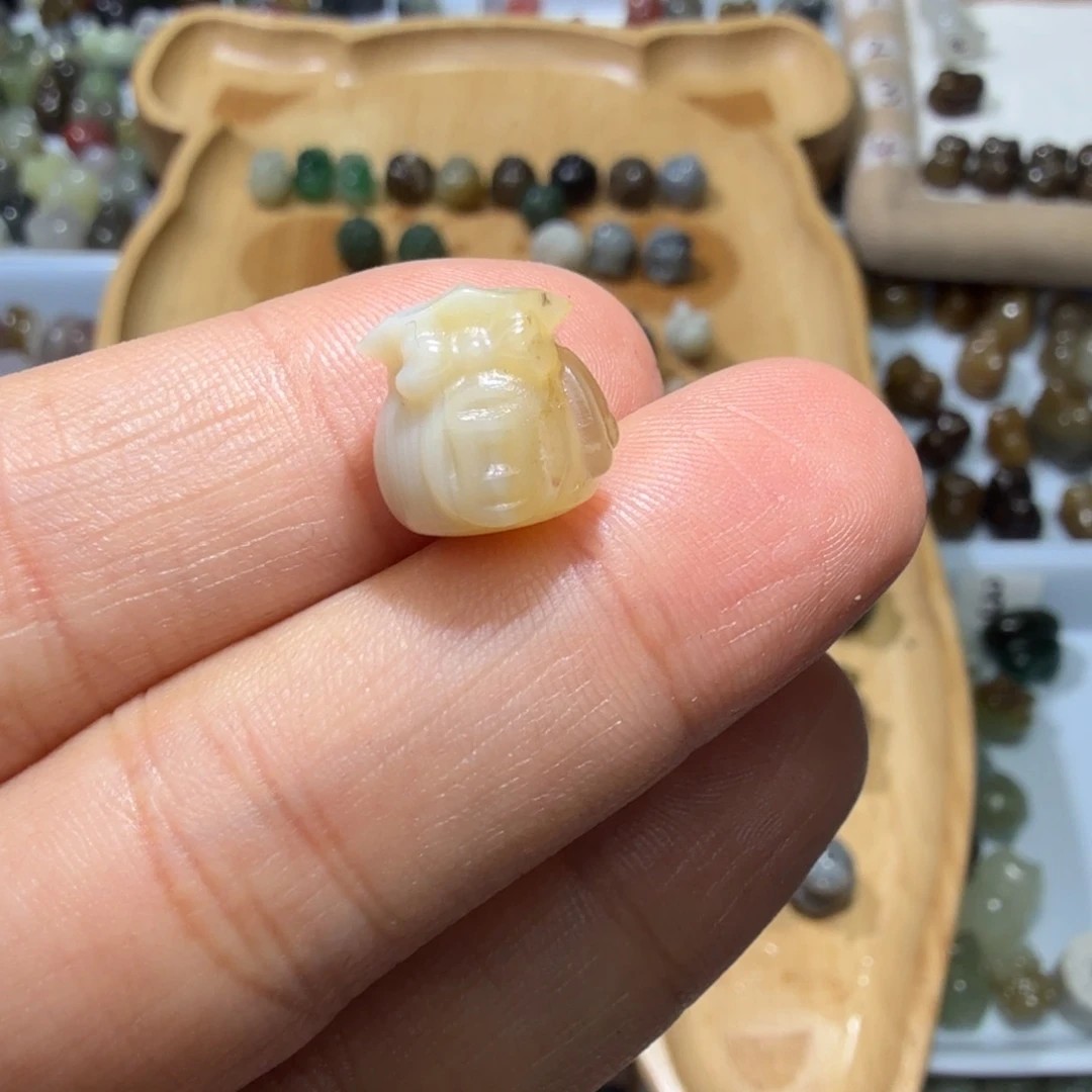 和田玉未镶嵌珠宝奇石