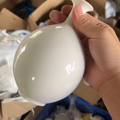 陶瓷大球泥花插一个