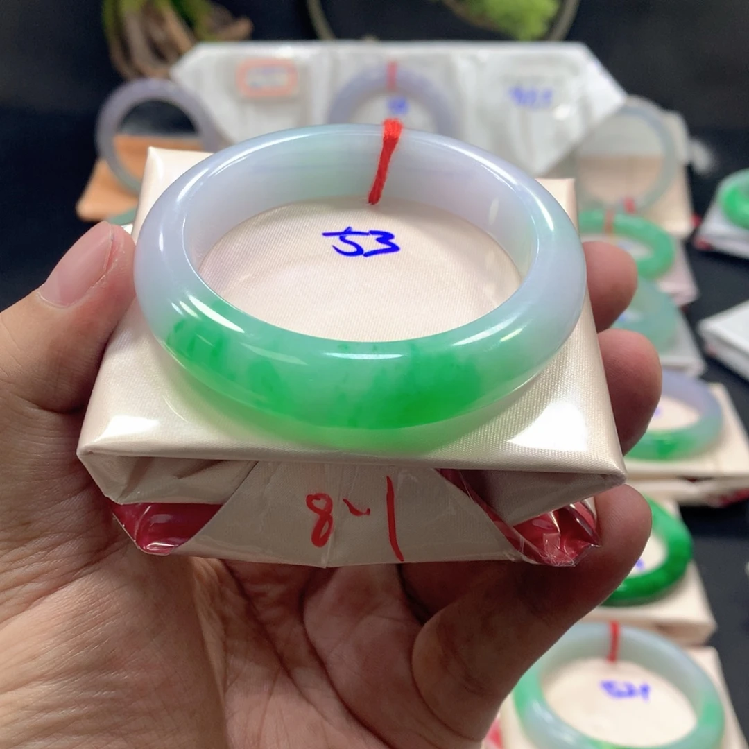 翡翠未镶嵌手镯翡翠