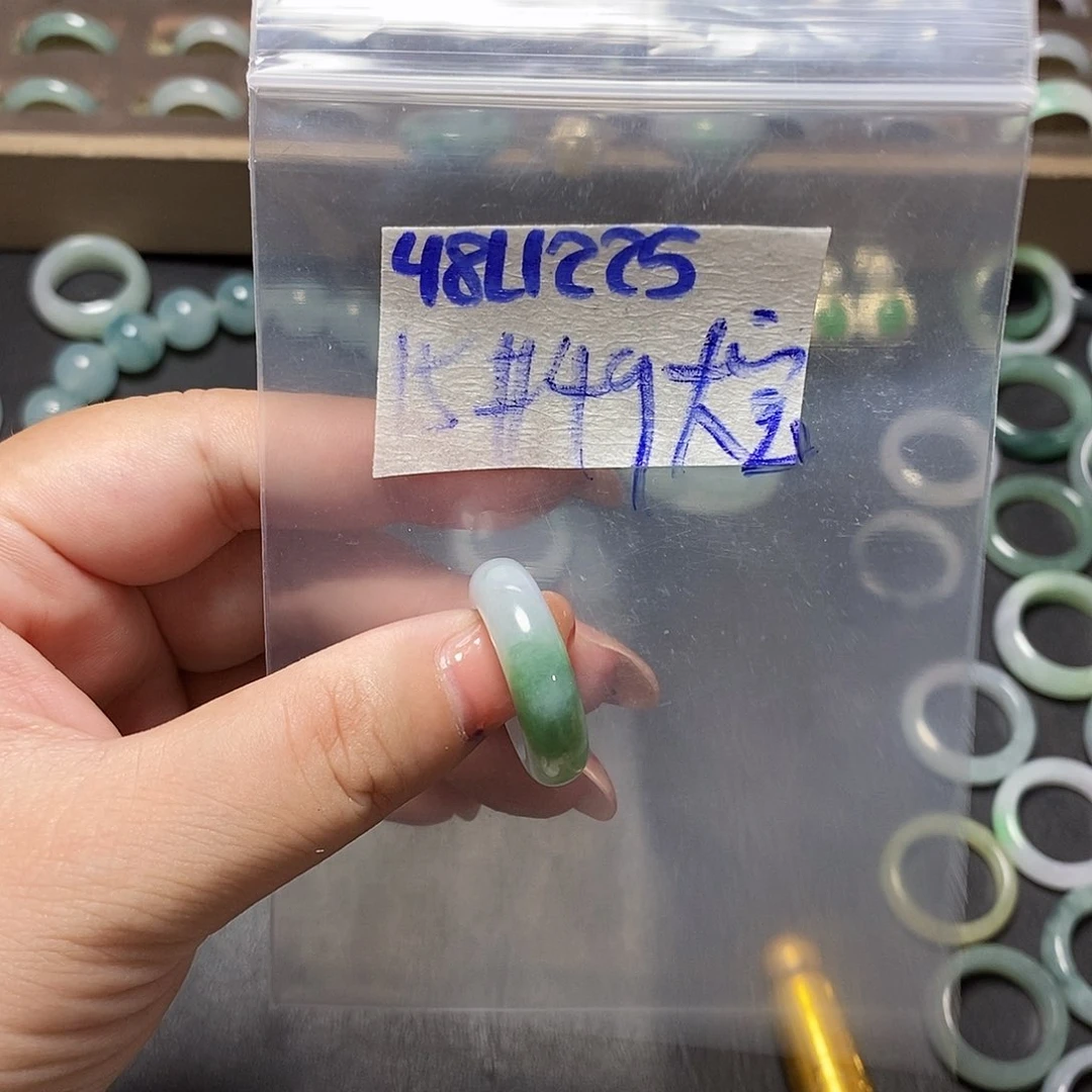 未镶嵌定制翡翠大*