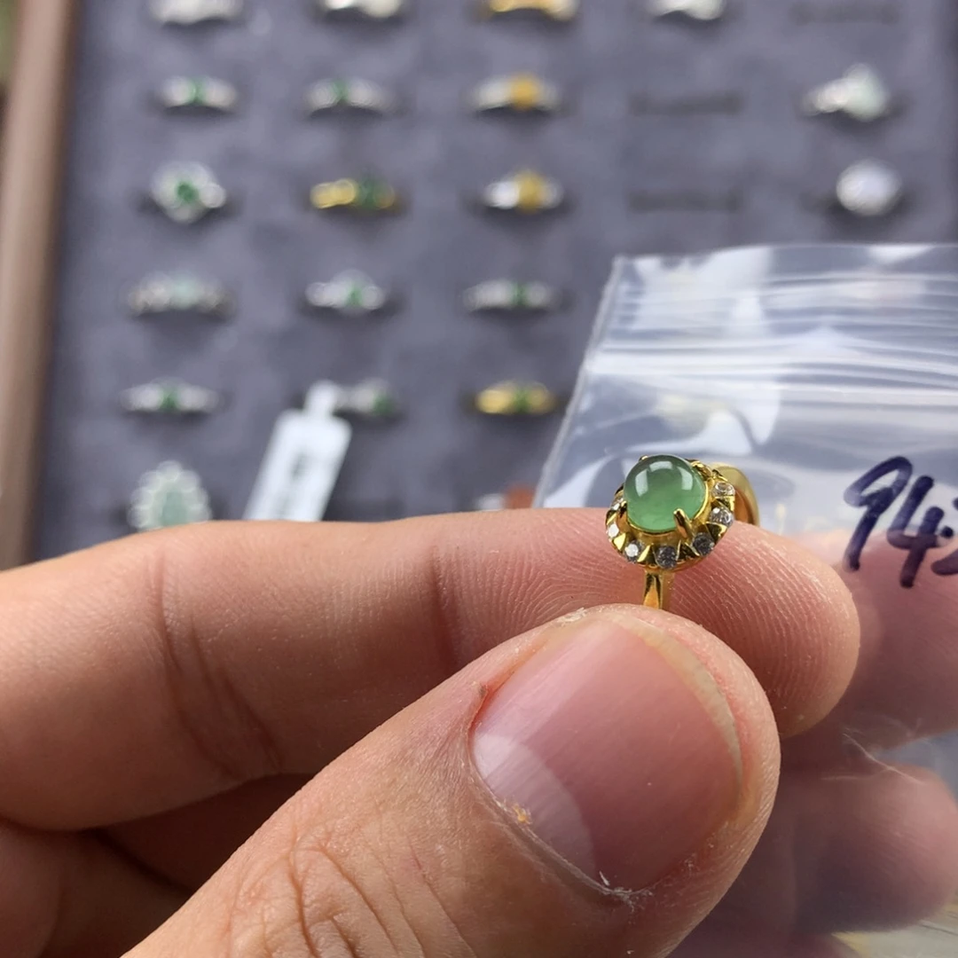 翡翠未镶嵌戒指942