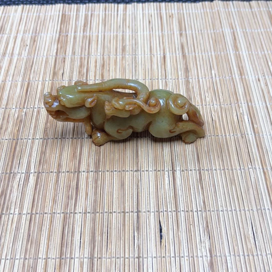 和田玉未镶嵌把件