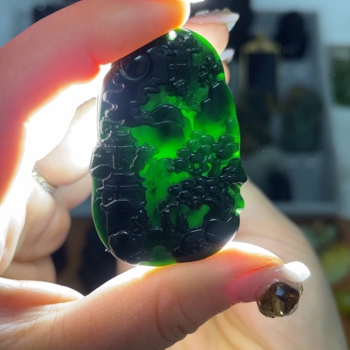 蛇纹石玉颈饰未镶嵌