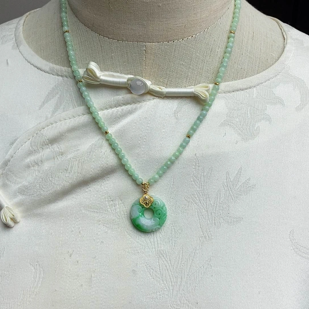 翡翠颈饰未镶嵌天然