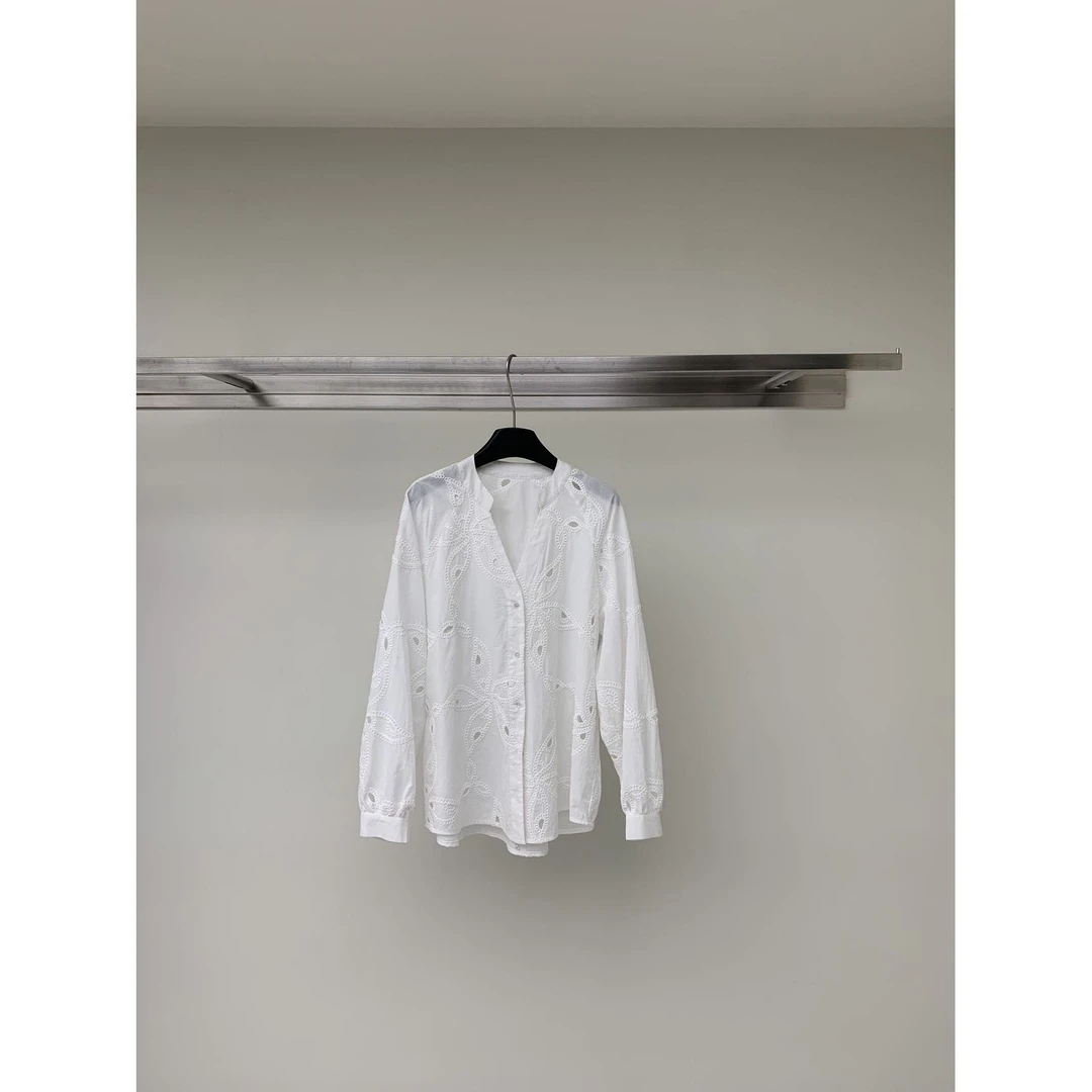 【NO退NO换】鑫燃Kiki 韩版镂空重工刺绣立领衬衫 6869 YM