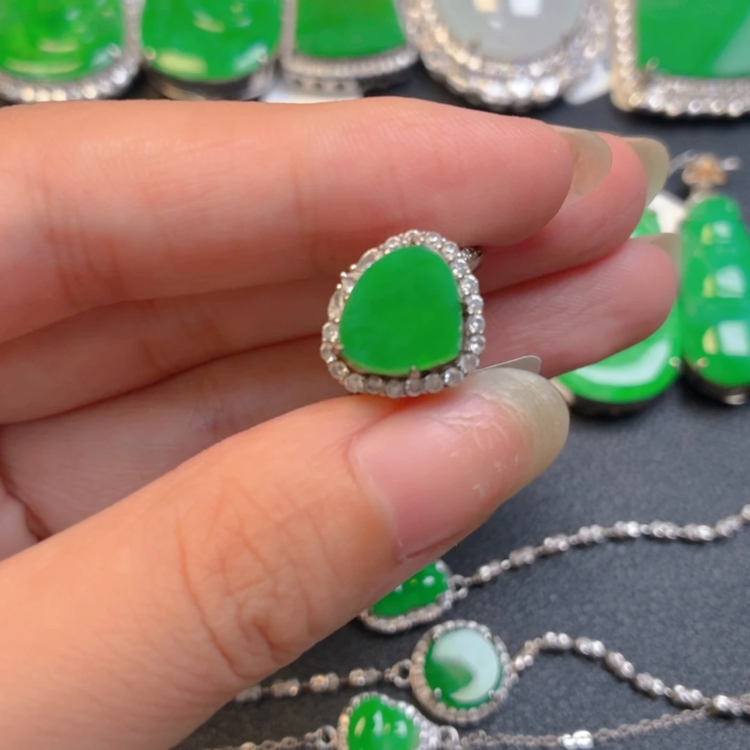 翡翠银S925镶嵌颈饰