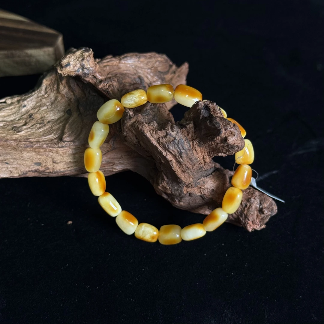 蜜蜡随形手串带原皮7g-8g（多样性发其一）