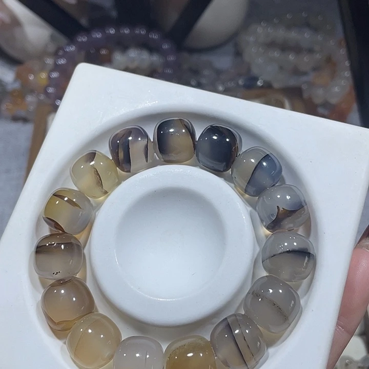 玛瑙/玉髓合金颈饰