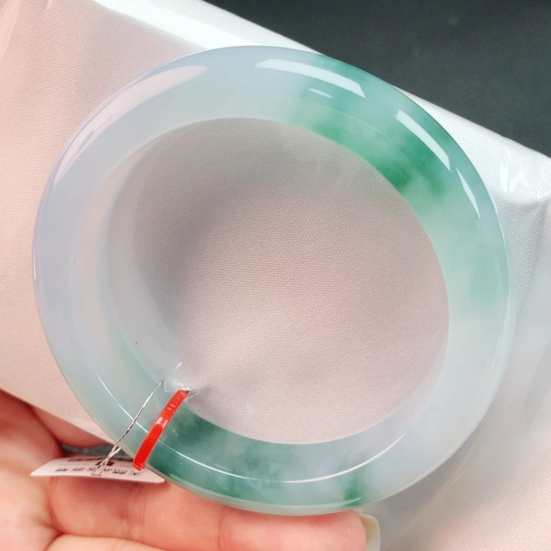 翡翠手镯未镶嵌59圈