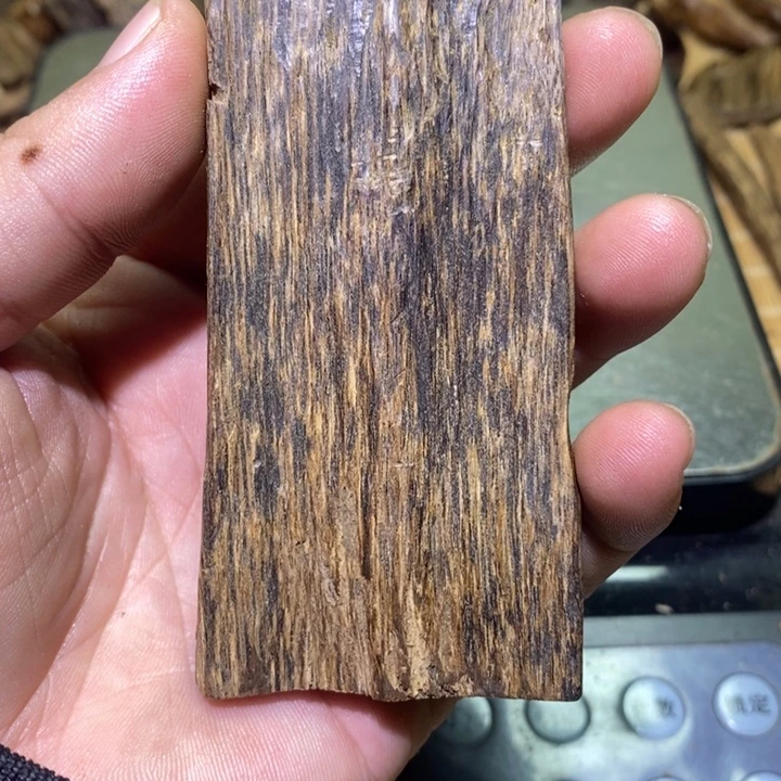 哼***哈沉香碎屑沉香柬埔寨