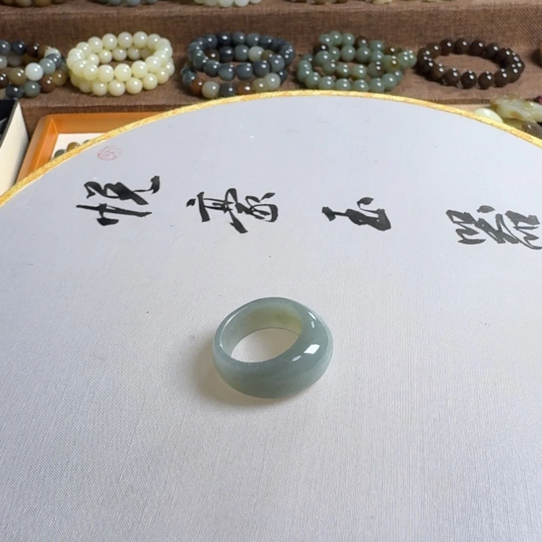 高***潘和田玉戒指未镶嵌
