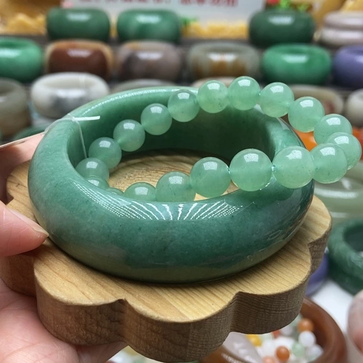 未镶嵌手镯石英质玉