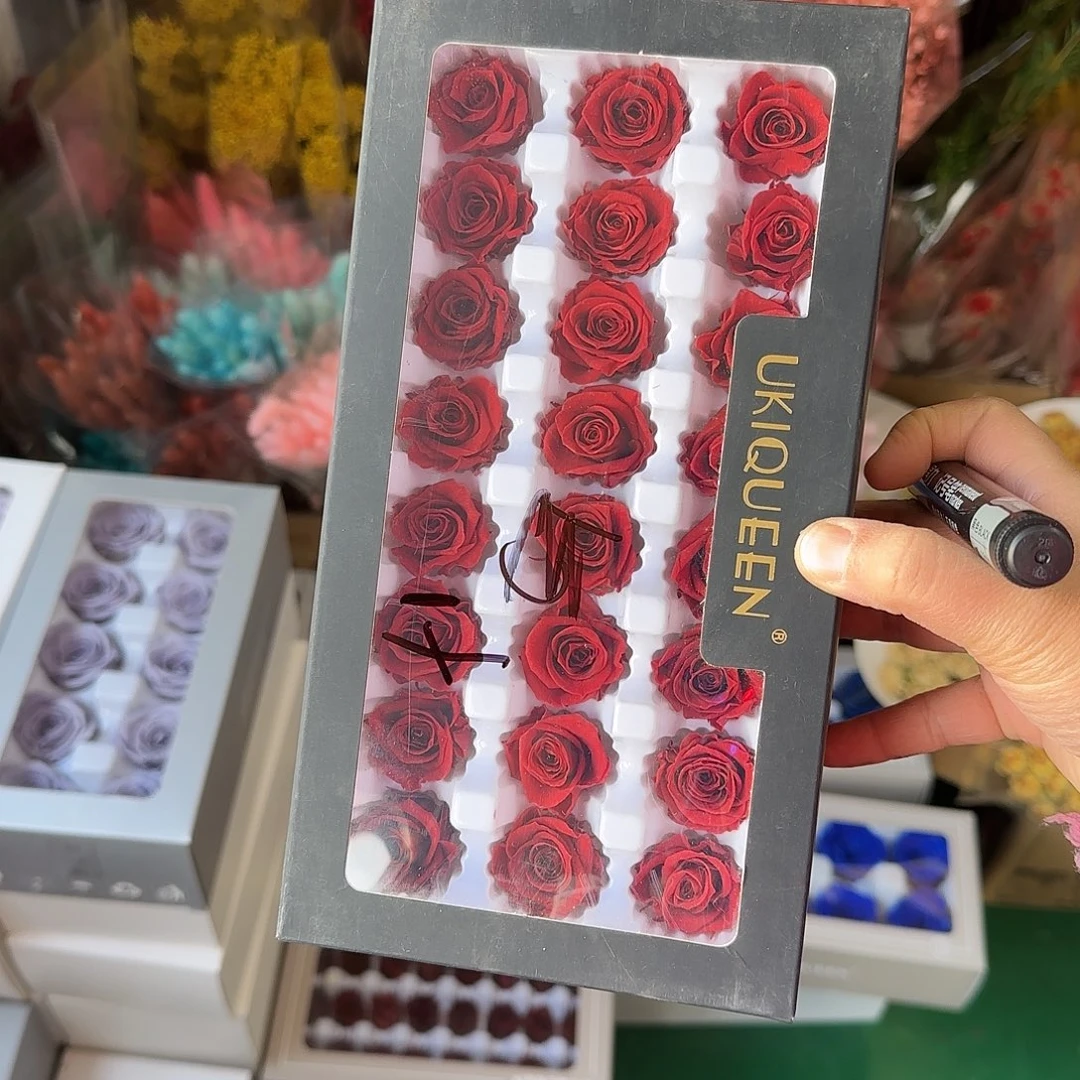 F1号24朵暗红色玫瑰