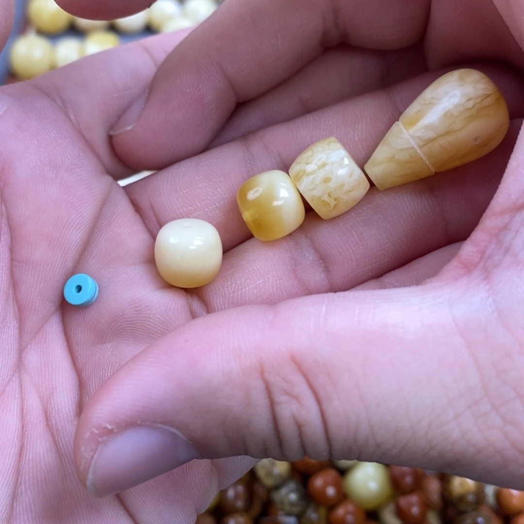 蜜蜡裸石未镶嵌善*兴