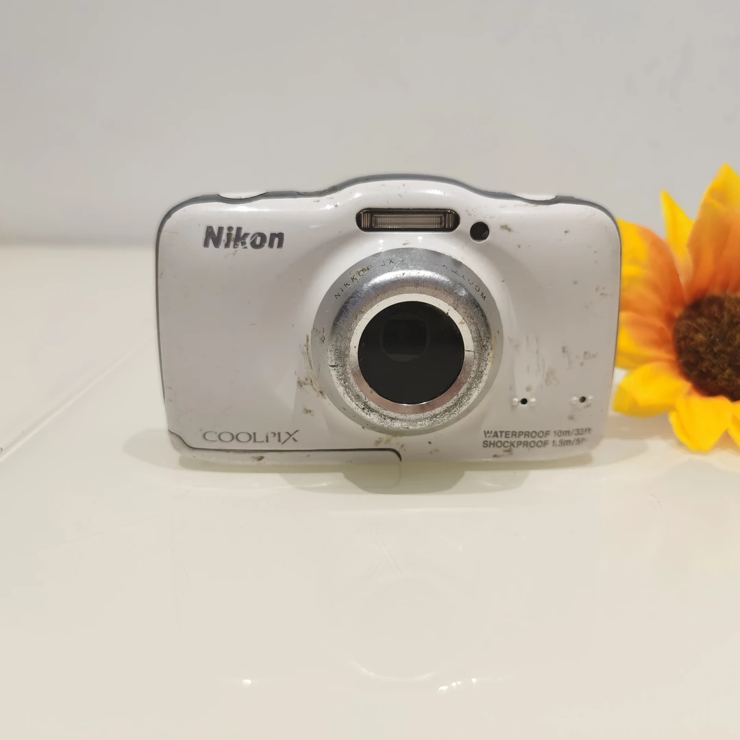 8新 Nikon/尼康 S32 三防相机1400万像素 3倍光学变焦No退换