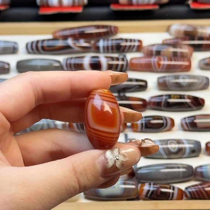 徐***厅玛瑙/玉髓合金颈饰