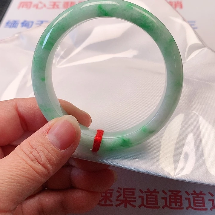 翡翠手镯未镶嵌翡翠022