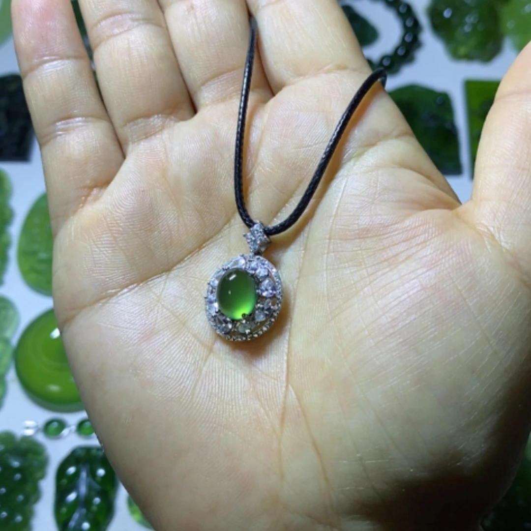 【闪购商品】银S925镶嵌蛇纹石玉颈饰