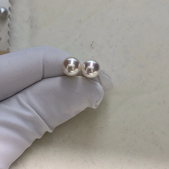 18K金镶嵌耳钉7.5-8海水珍珠