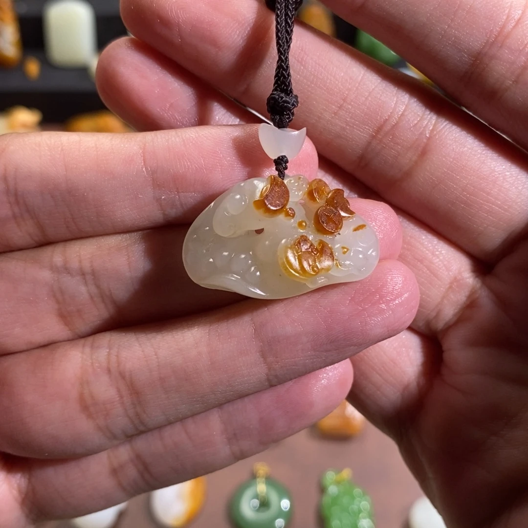阿***呆颈饰未镶嵌和田玉