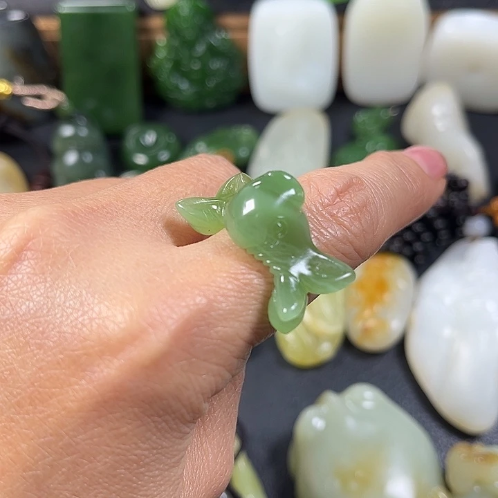 和田玉（碧玉）未镶嵌挂件