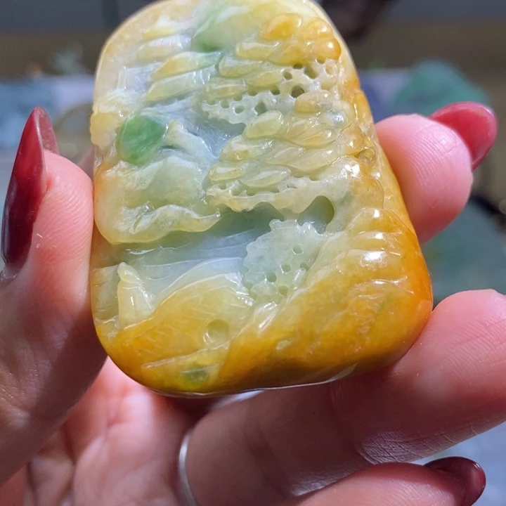 【闪购商品】翡翠未镶嵌颈饰山水