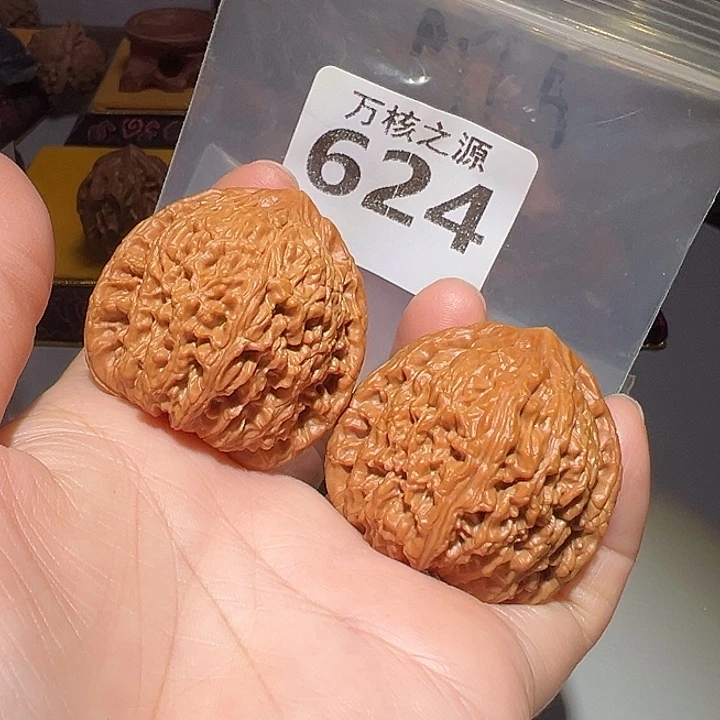 吊坠桃核40全品绣球，骨质好