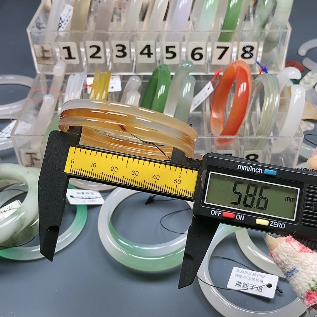 玛瑙/玉髓手镯未镶嵌51