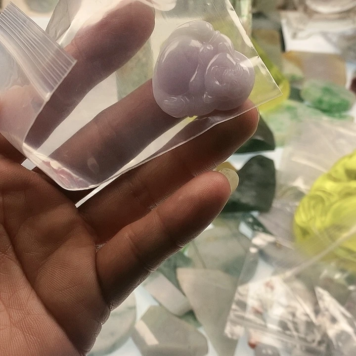 翡翠挂件未镶嵌豪***剑毛