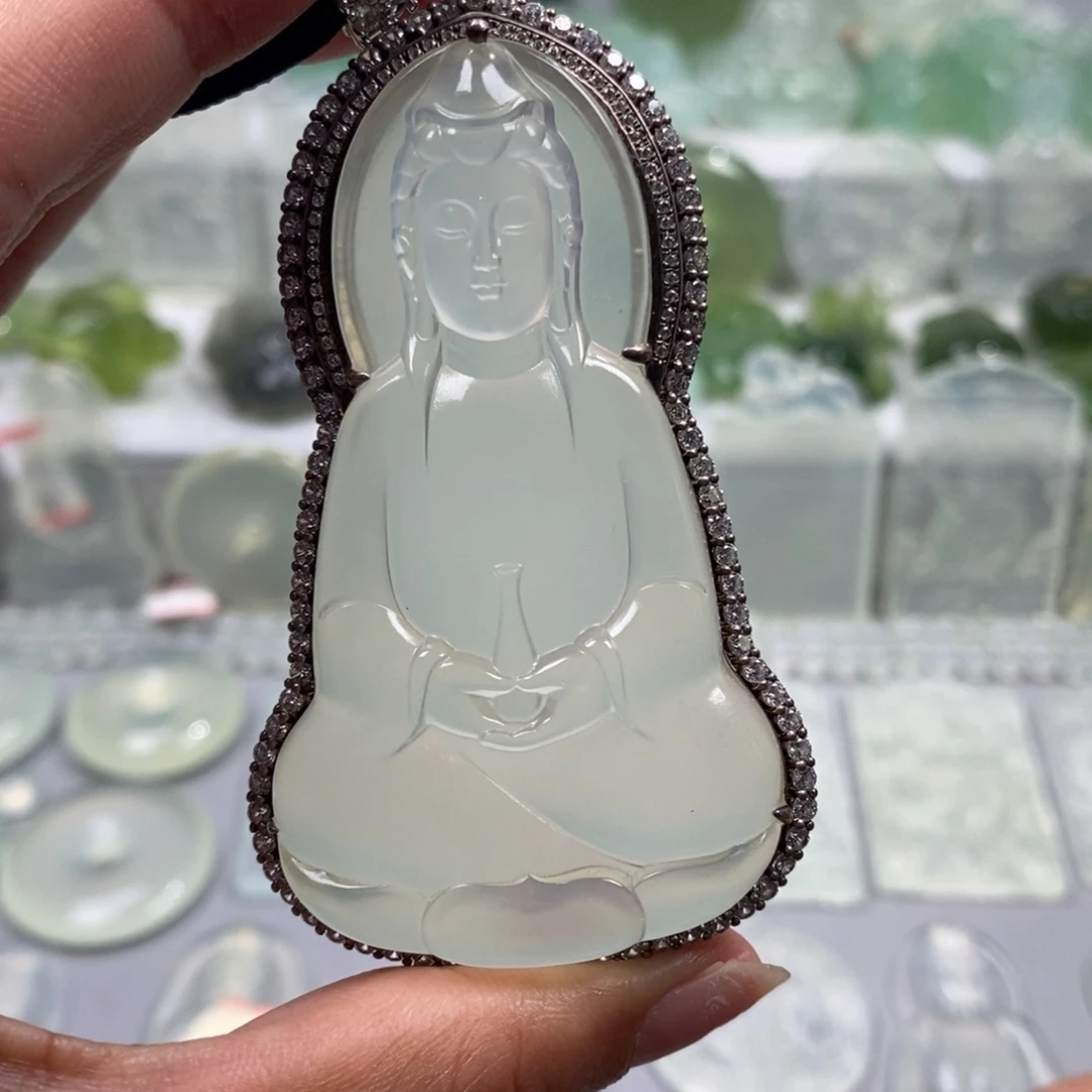 小***哥未镶嵌蛇纹石玉颈饰
