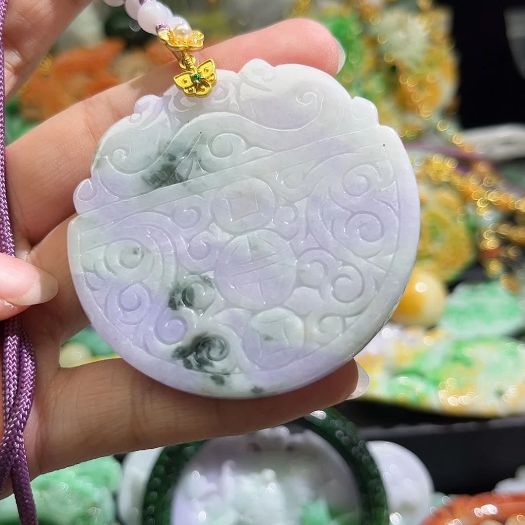 翡翠未镶嵌颈饰待编织