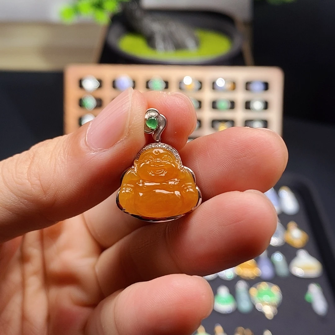 颈饰18K金镶嵌翡翠佛公