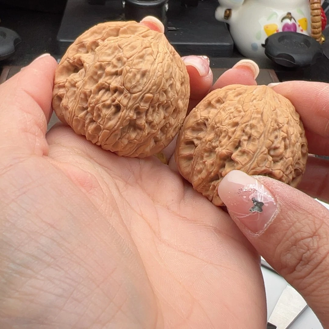 文玩核桃把件绣球43