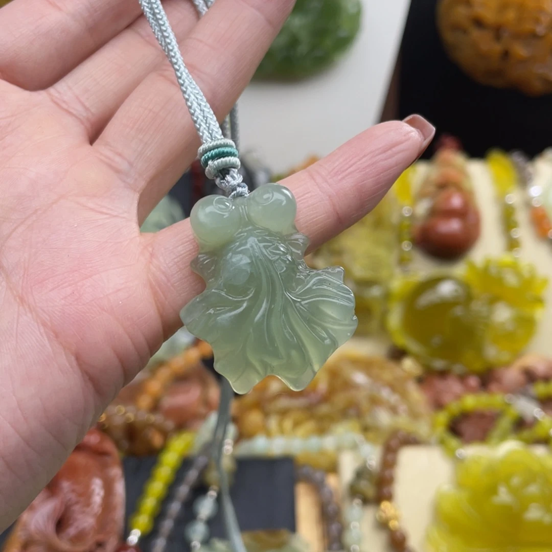 未镶嵌蛇纹石玉颈饰