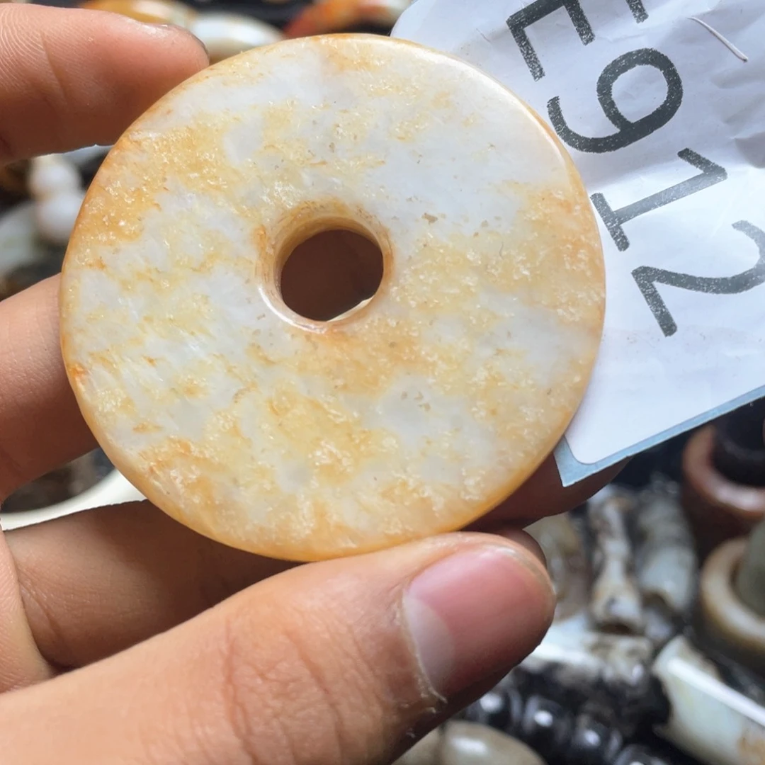 和田玉（糖玉）挂件未镶嵌