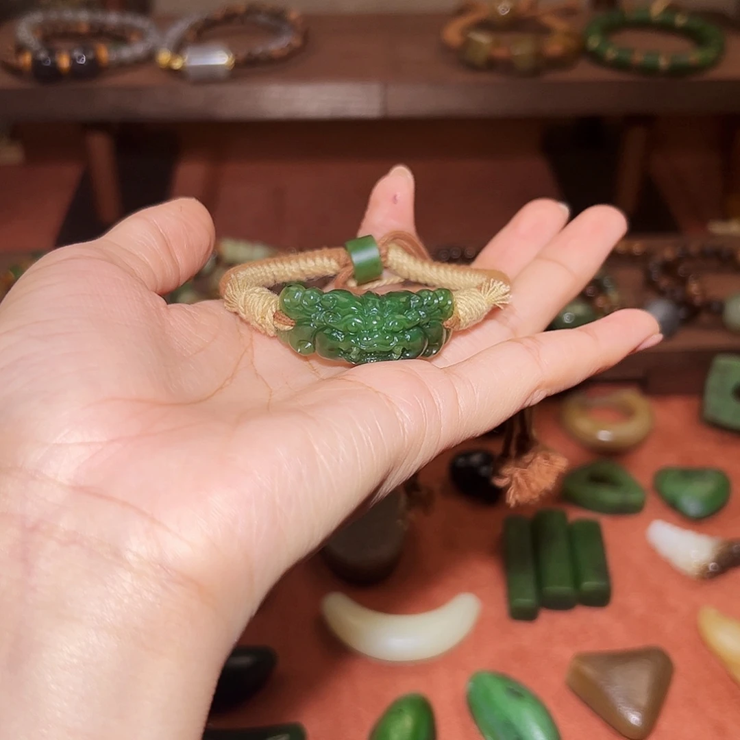 z***y和田玉未镶嵌颈饰