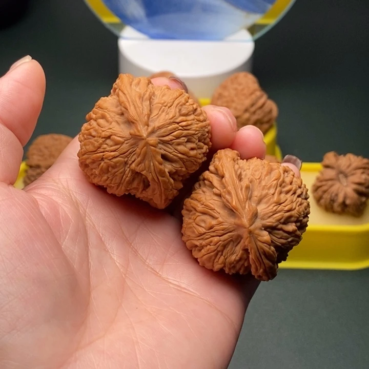 把件文玩核桃三角拉丝麻团复刻底南将石