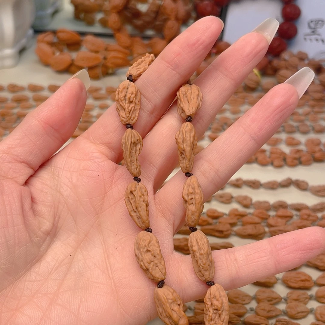 正***肿文玩核桃吊坠异形