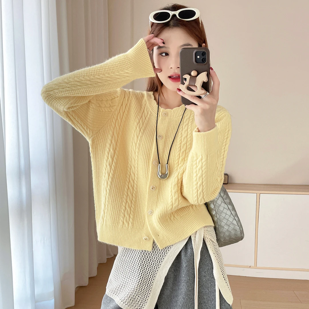 苏醒的乐园秋季新款开衫女波浪边SXMY53188粗针麻花纹单排扣毛衣