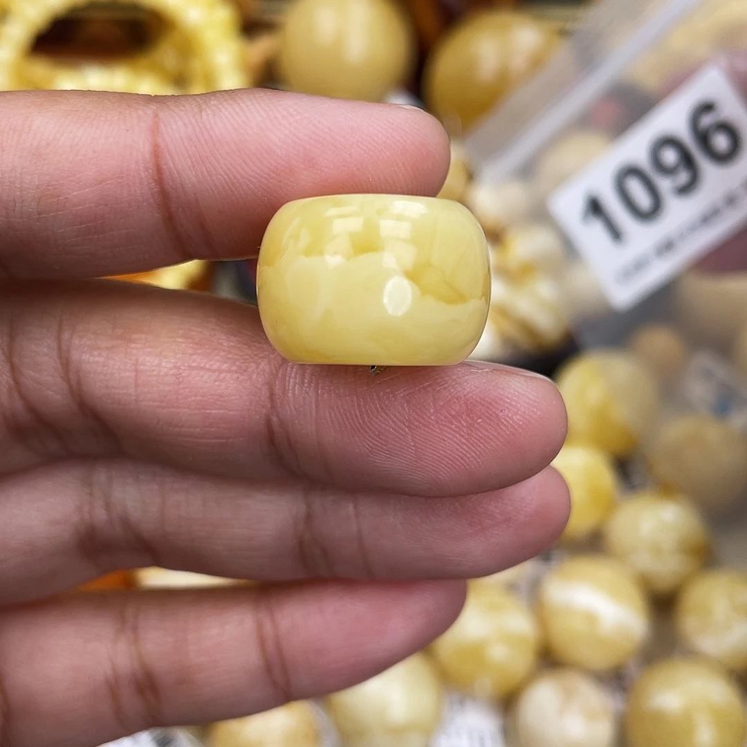 蜜蜡未镶嵌珠宝奇石20.4x14.3