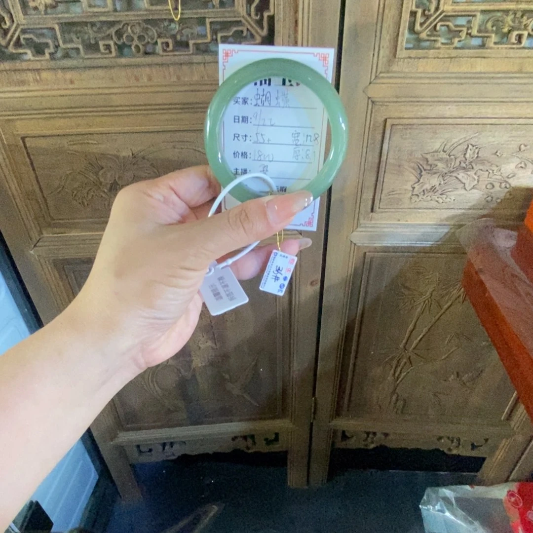 未镶嵌手镯和田玉@**”