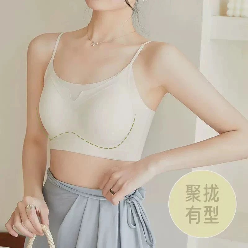 2025无痕防滑一字抹胸简约百搭透气舒适聚拢百搭老钱风女装