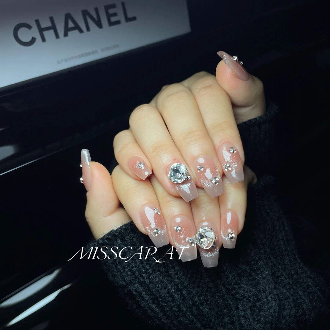 MISSCARAT秋冬2025年新款冰透法式猫眼镶钻高级纯手工穿戴甲T0009