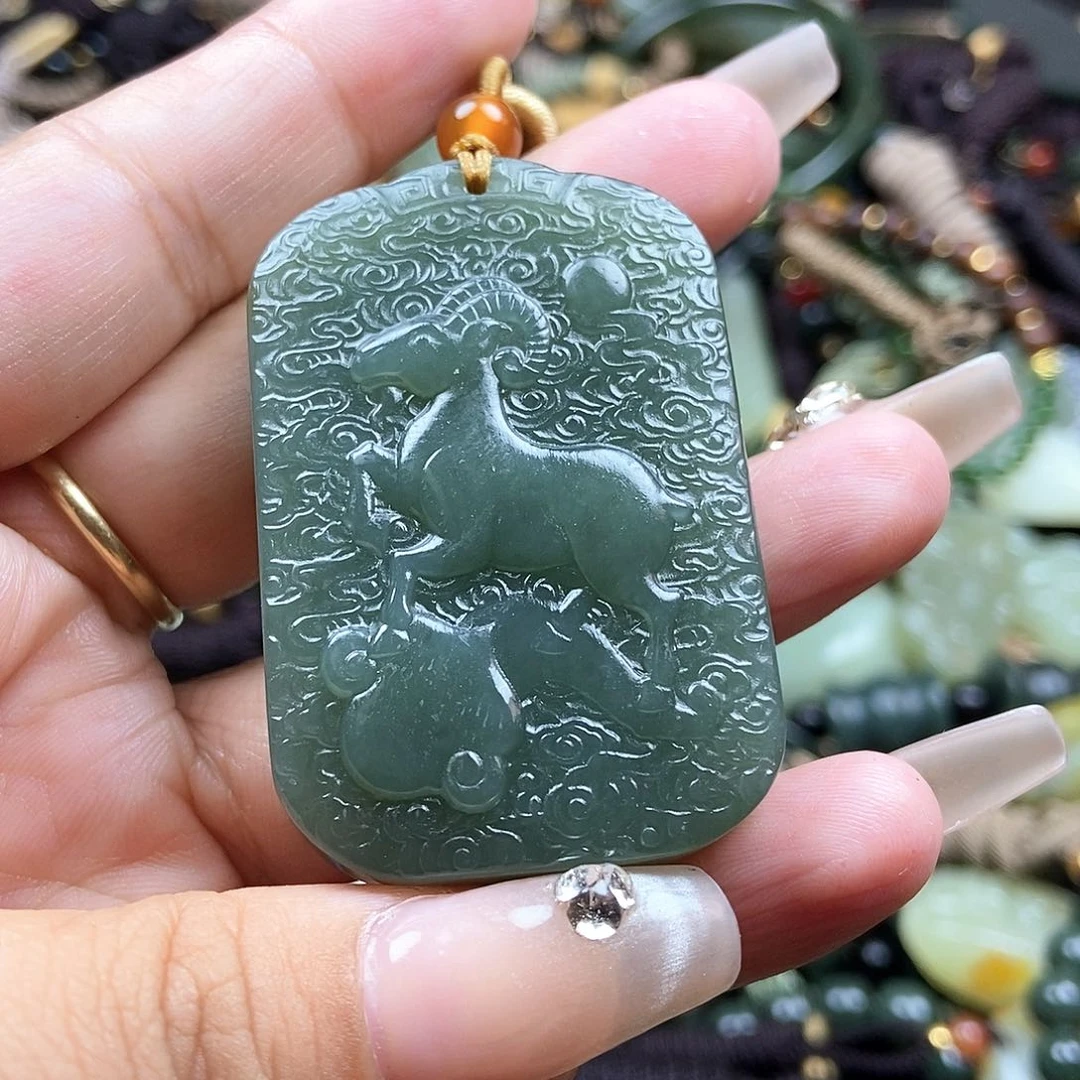 和田玉未镶嵌颈饰双面