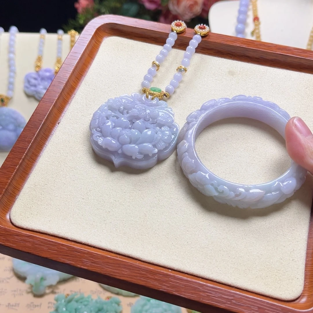 翡翠颈饰未镶嵌紫套装