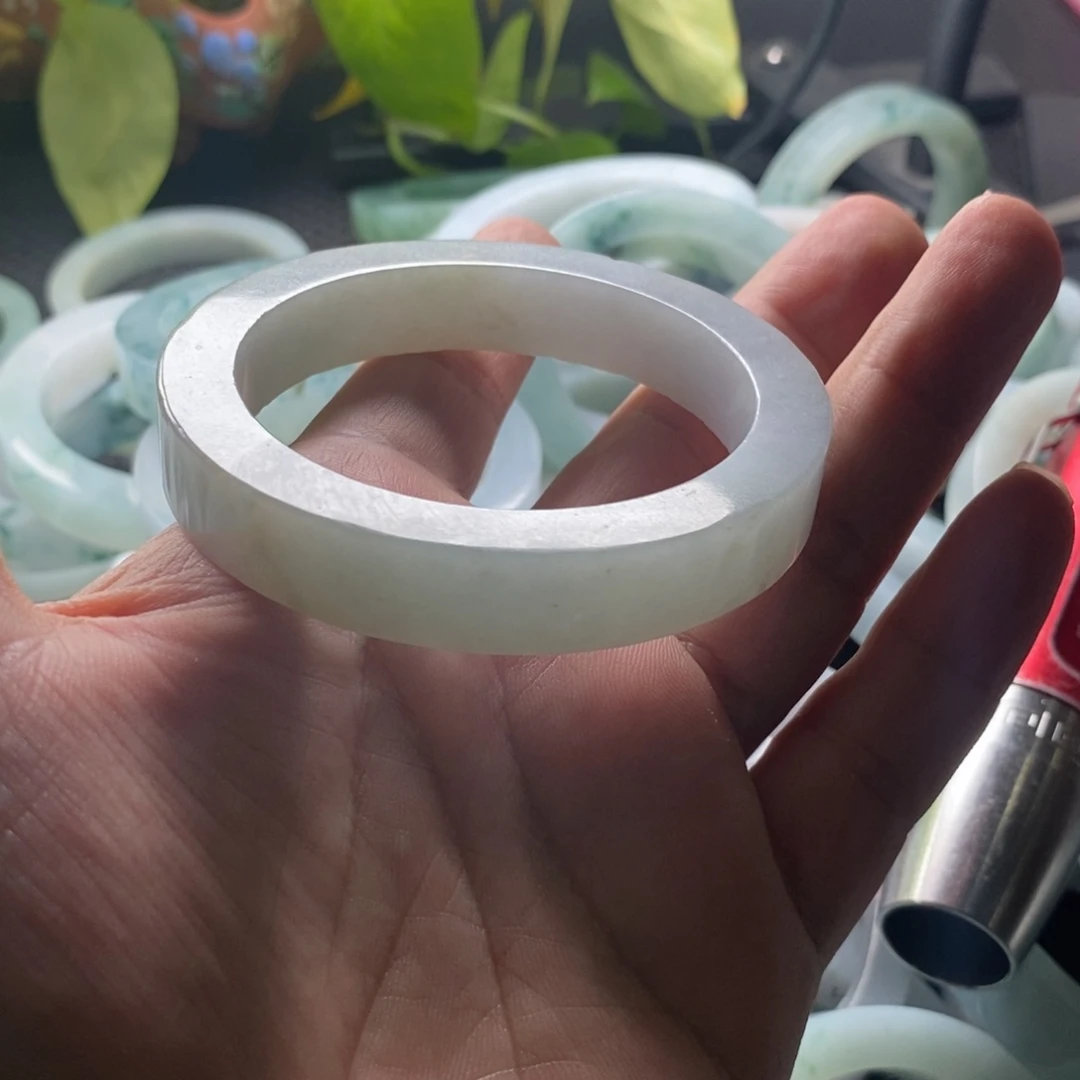 未镶嵌缅甸翡翠手镯定制翡翠周*昂
