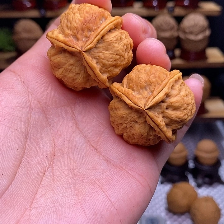 文玩核桃吊坠紫蛹三棱33