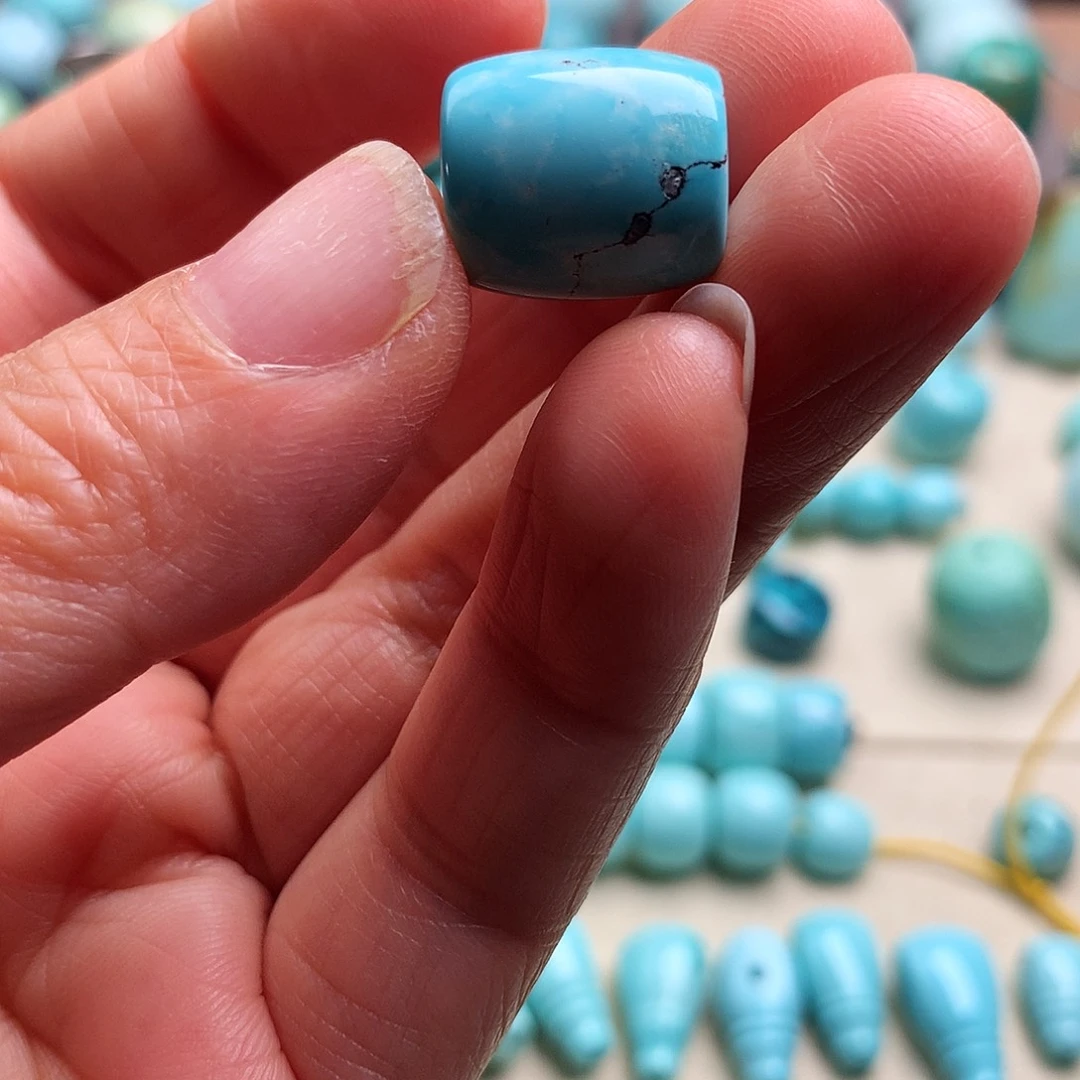 绿松石未镶嵌颈饰